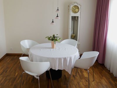 Die Ferienwohnung im Hotel Rigi Vitznau ist eine 4.5-Zimmer-Wohnung mit Balkon und Seesicht