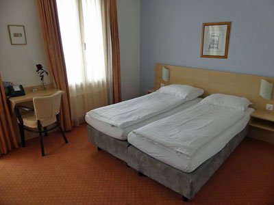 Mediumzimmer im Hotel Rigi Vitznau sind grössere Doppelzimmer mit Seesicht und Balkon